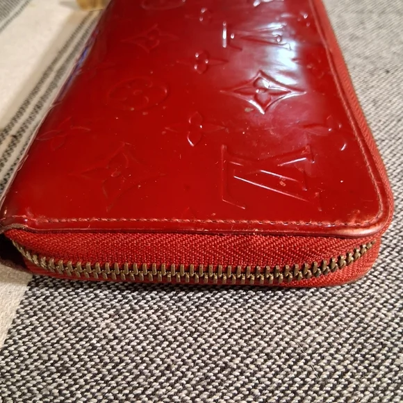 Louis Vuitton Red Embossed Wallet - Picture 3 of 16